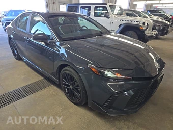 2025 Toyota Camry SE - miniatura 3