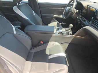 2025 Toyota Camry SE - miniatura 14