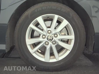 2025 Toyota Camry SE - miniatura 10