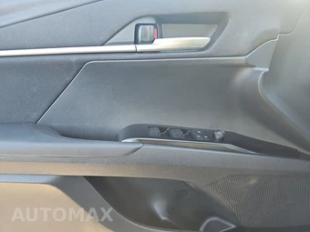 2025 Toyota Camry SE - miniatura 15