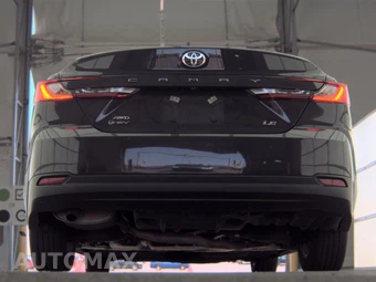 2025 Toyota Camry SE - miniatura 7