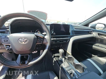 2025 Toyota Camry SE - miniatura 17