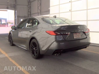 2025 Toyota Camry SE - miniatura 8