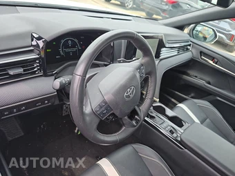 2025 Toyota Camry SE - miniatura 10