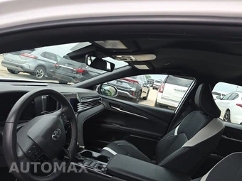 2025 Toyota Camry SE - miniatura 14