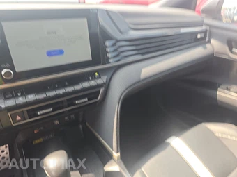 2025 Toyota Camry SE - miniatura 11