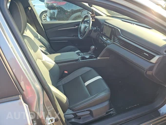2025 Toyota Camry SE - miniatura 14