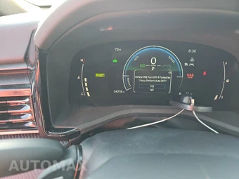 2025 Toyota Camry SE - miniatura 18
