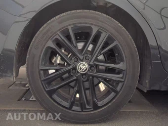 2025 Toyota Camry SE – miniatura 11