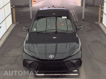 2025 Toyota Camry SE – miniatura 2