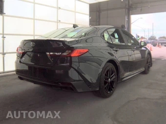 2025 Toyota Camry SE – miniatura 5