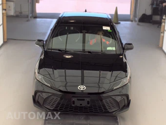 2025 Toyota Camry SE – miniatura 2