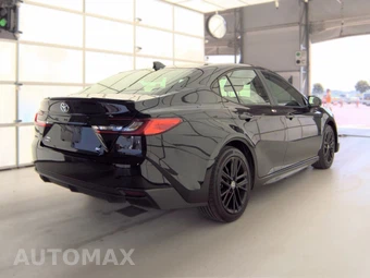 2025 Toyota Camry SE – miniatura 5