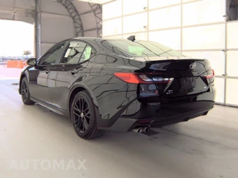2025 Toyota Camry SE – miniatura 8