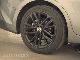 2025 Toyota Camry SE – miniatura 11