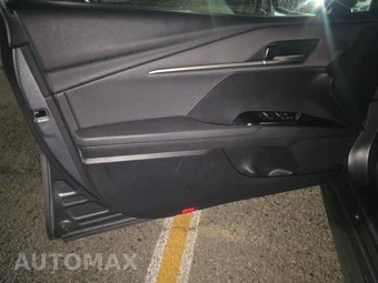 2025 Toyota Camry SE – miniatura 15