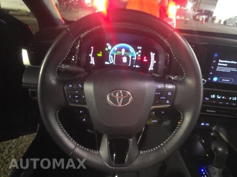 2025 Toyota Camry SE – miniatura 16