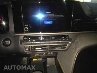 2025 Toyota Camry SE – miniatura 17