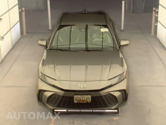 2025 Toyota Camry SE – miniatura 2