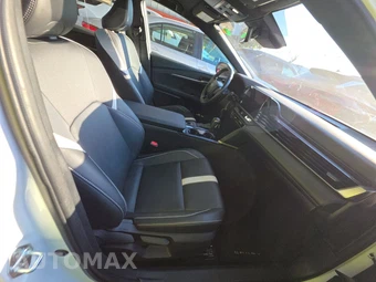 2025 Toyota Camry SE – miniatura 14