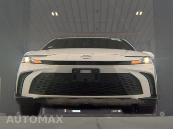 2025 Toyota Camry SE – miniatura 3