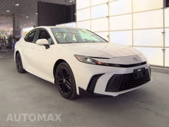 2025 Toyota Camry SE – miniatura 4
