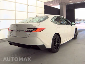 2025 Toyota Camry SE – miniatura 5