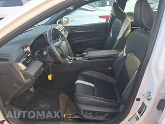2025 Toyota Camry SE - miniatura 13