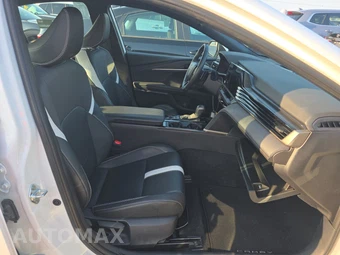 2025 Toyota Camry SE - miniatura 14