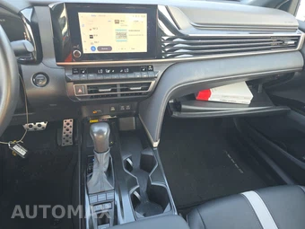 2025 Toyota Camry SE - miniatura 17
