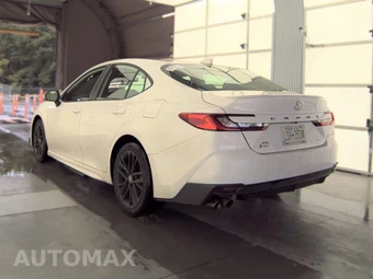 2025 Toyota Camry SE - miniatura 8