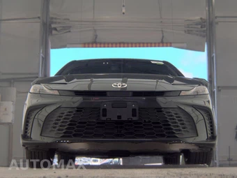 2025 Toyota Camry SE – miniatura 3