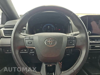 2025 Toyota Camry SE – miniatura 16