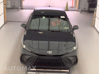 2025 Toyota Camry SE – miniatura 2
