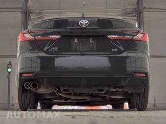 2025 Toyota Camry SE – miniatura 7
