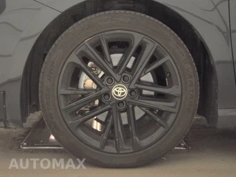 2025 Toyota Camry SE – miniatura 9