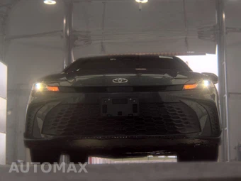2025 Toyota Camry SE - miniatura 3