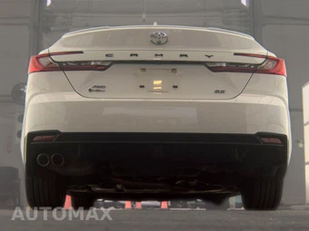 2025 Toyota Camry SE - miniatura 7