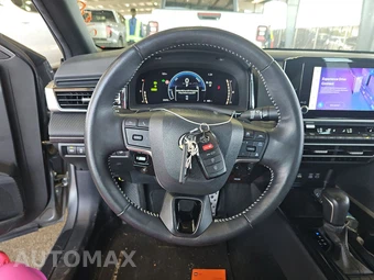 2025 Toyota Camry SE - miniatura 16
