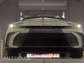 2025 Toyota Camry SE - miniatura 3