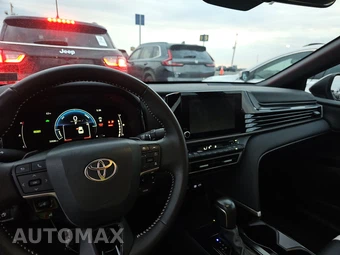 2025 Toyota Camry SE - miniatura 17