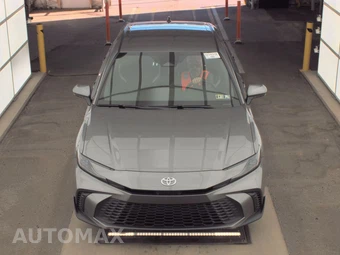 2025 Toyota Camry SE - miniatura 2