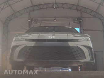 2025 Toyota Camry SE - miniatura 3