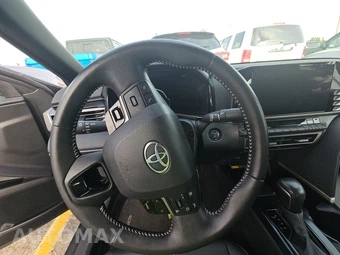 2025 Toyota Camry SE - miniatura 16