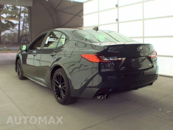 2025 Toyota Camry SE - miniatura 8
