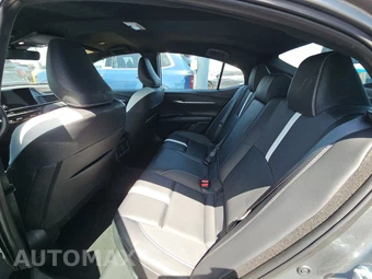 2025 Toyota Camry SE - miniatura 13