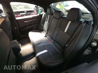 2025 Toyota Camry SE - miniatura 13