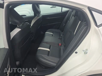 2025 Toyota Camry SE - miniatura 19