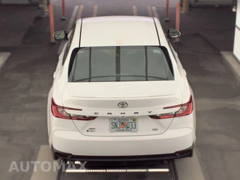 2025 Toyota Camry SE - miniatura 6