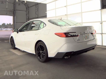 2025 Toyota Camry SE - miniatura 8